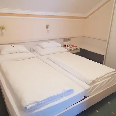 Otel Schoenruh Drobollach am Faakersee